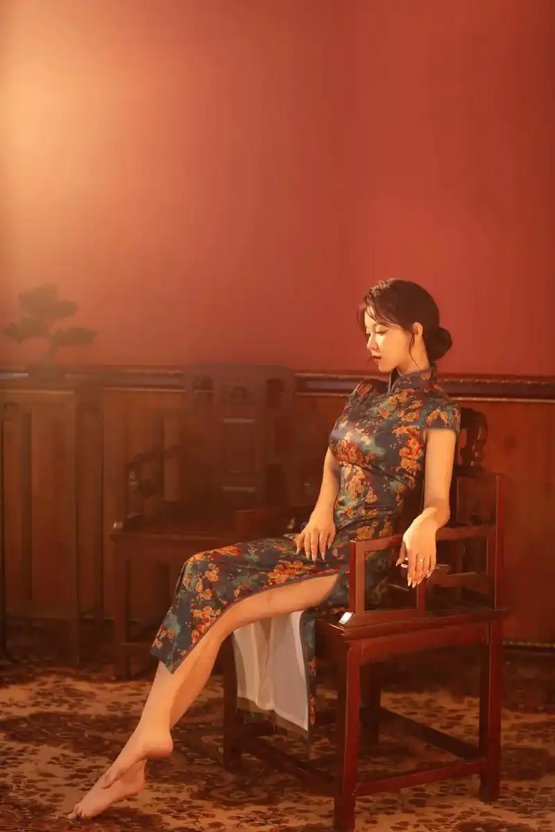 无关风月,我题序等你回#旗袍 #古风 - 抖音