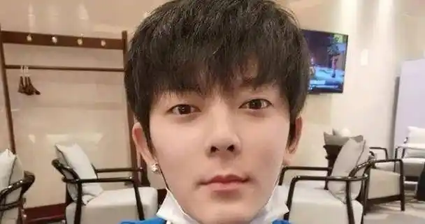 尽管事实已经摆在毛晓彤的眼前,可陈翔非要解释说自己与江铠同是有约