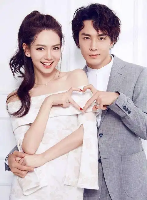 戚薇踩零点为李承铉庆生,甜喊老公宝宝超腻歪!