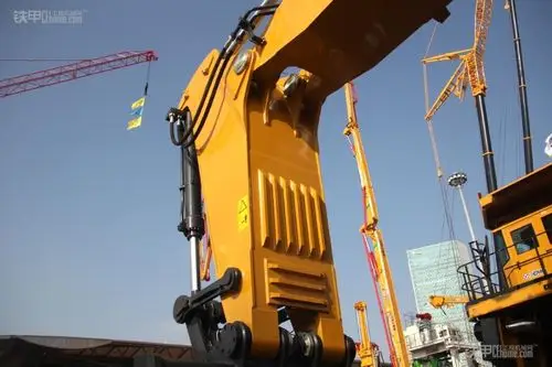 徐工xe4000/xde240"矿山双雄"领秀宝马展