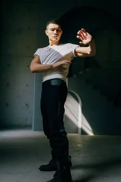 嘎子哥过分了 他的自律打了多少小鲜肉的脸_谢孟伟_健身_中国