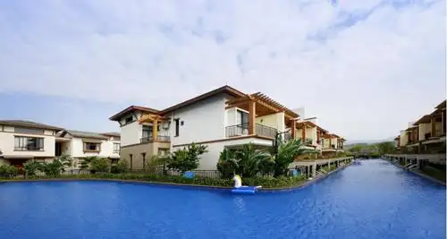 网红打卡地广东水上威尼斯英德宝墩湖湖山温泉度假村别墅双床房680元