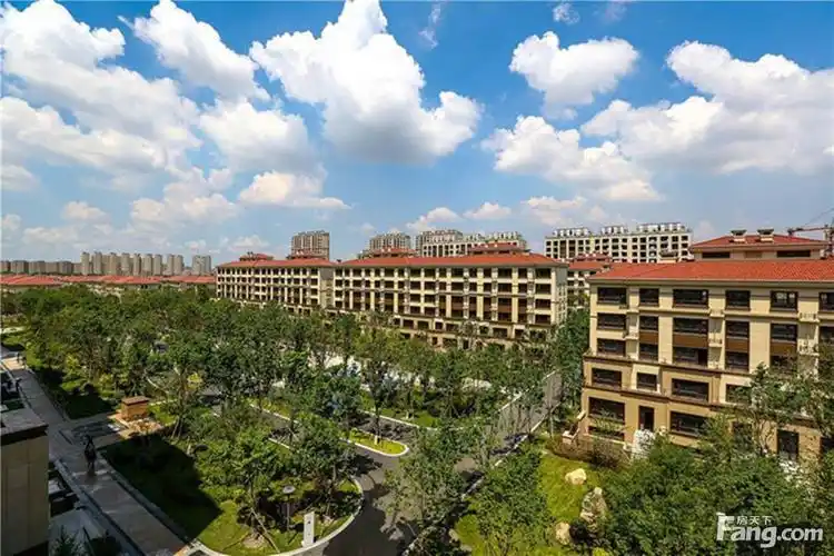 3室2厅 南北通透 湖居笔记 130平180万带车位,西安长安大学城雅居乐湖