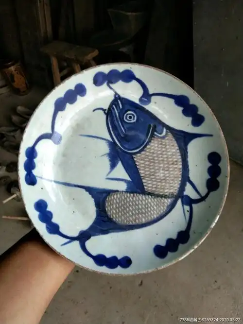 清代青花鱼盘