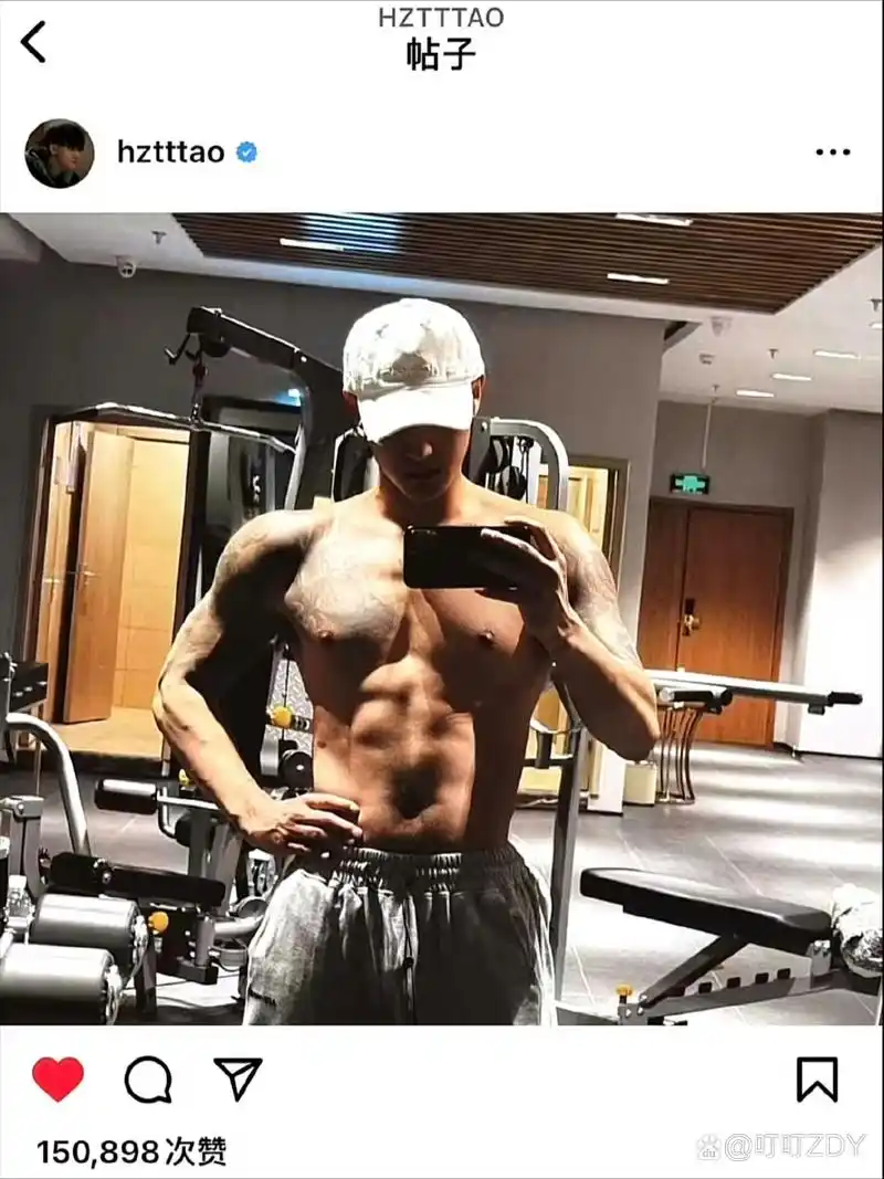 黄子韬ins晒腹肌#娱乐圈行走的身材卷王,韬你真的有点东西,又是羡慕