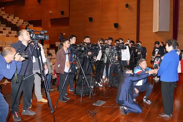 大会媒体采访现场