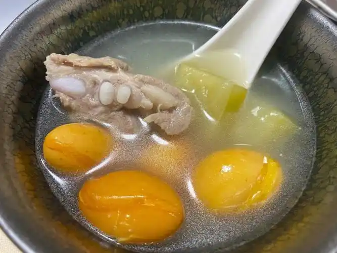 大自然的馈赠凤眼果苦瓜排骨汤