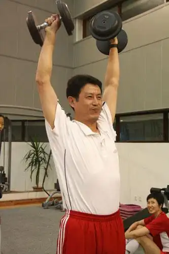 陈忠和训练变身力量先生 猛抓细节不放过毫厘(图)