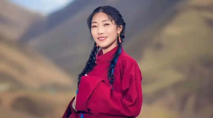 德格达拥《夕阳下思念》