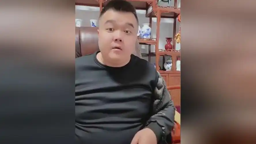 没毛病"狗磊"入狱再判刑8年,原因曝光!二驴重口味闻桐桐袜子.