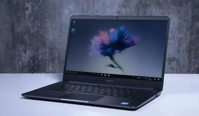 在处理器上,这款笔记本安装的是第二代amd锐龙移动r7-3700u处理器,全