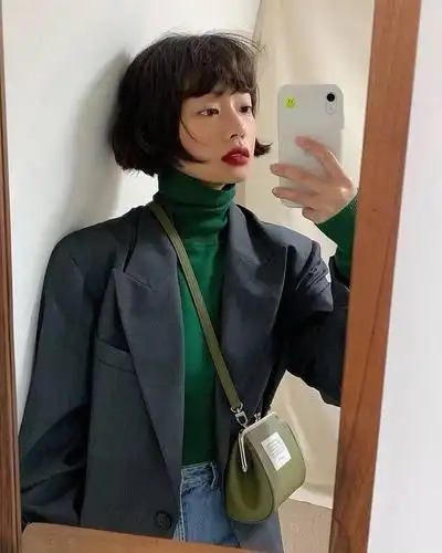 短发女生的穿搭技巧mark一下韩系风穿搭甜美又利落超美的