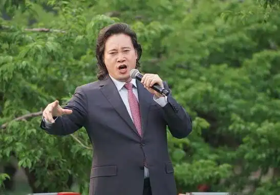 歌手小凤个人资料 草根歌手小凤简历 - 歌词译