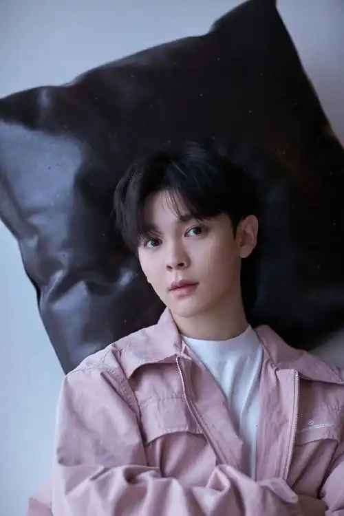 尤长靖慵懒随性写真图片