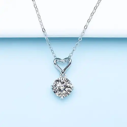 纯银爱心形项链女潮镶灵动莫桑石锁骨链心语吊坠网红款周六福