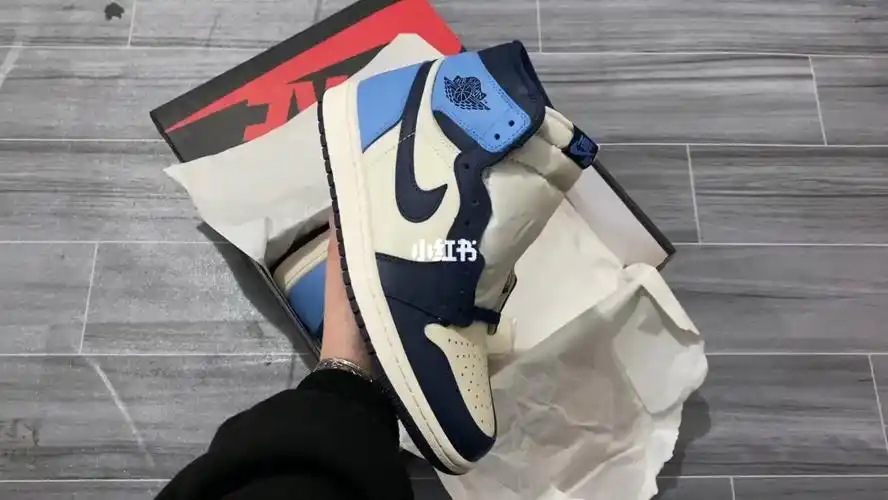 aj1北卡蓝黑曜石