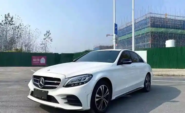 奔驰c级 2020款 c260 运动版