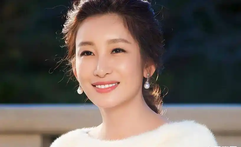 她被嘲"最丑影后",36岁下嫁二婚男,44岁却活成大家羡慕的样子_秦海璐