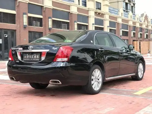 【东莞】2010年10月 丰田 皇冠 2010款 2.5l royal 真皮导航版 自动档