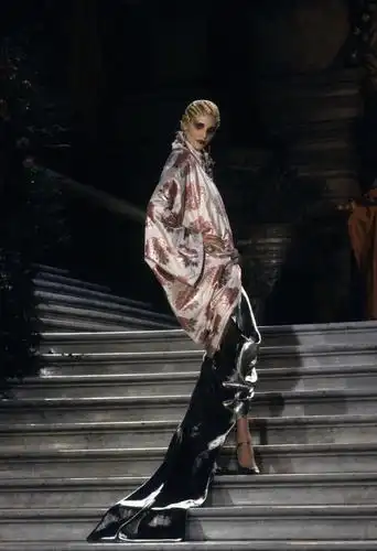 dior 1998 春夏高定:共赴一场海盗爷的极致浪漫