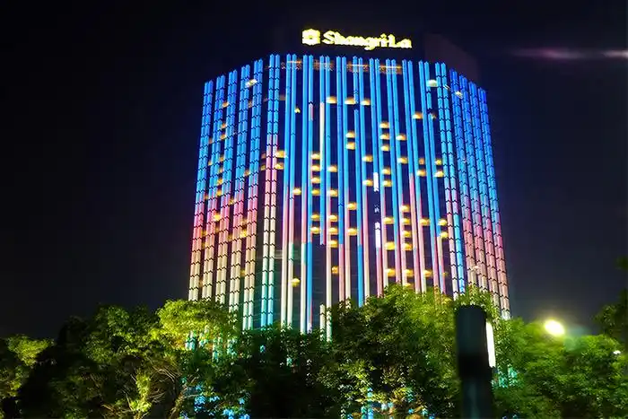 写字楼亮化应强调整体艺术效果符合办公功能性质,体现其文化内涵和