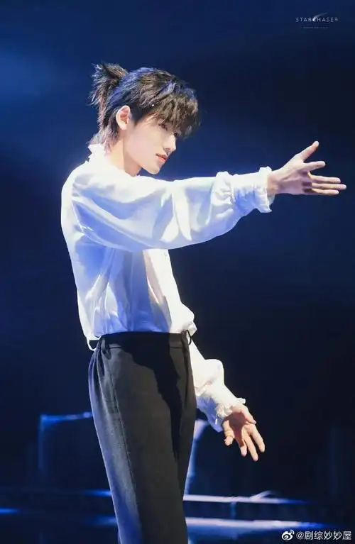 宋亚轩音乐会舞台饭拍##宋亚轩无尽的冒险舞台饭拍