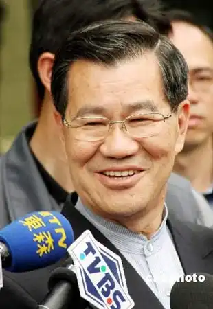 快讯:萧万长投票批扁 连家总动员现身投票(图)