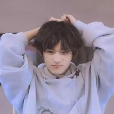 易烊千玺可爱可爱帅气头像男生头像