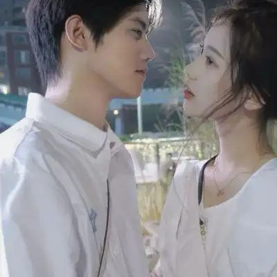 一人一半情侣图