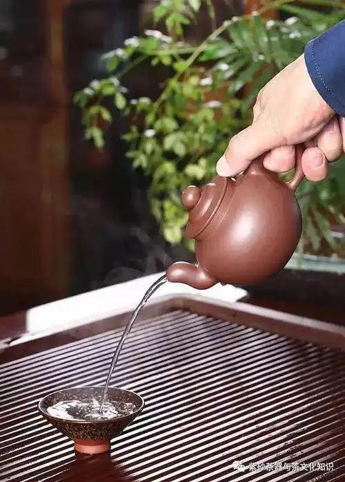 你的紫砂壶倒茶时"流口水"吗?