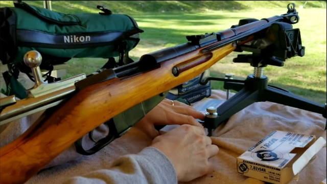 崭新的莫辛纳甘m44卡宾枪靶场射击测试细听它清脆的拉栓声