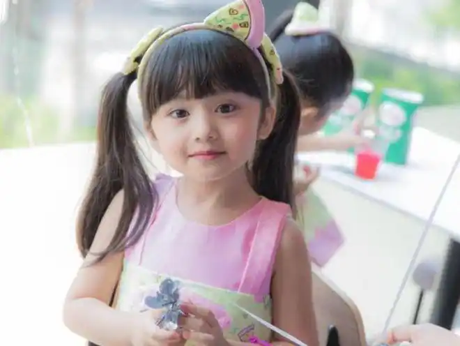 6岁小女孩获选美冠军,台风气场堪比大明星_网易订阅