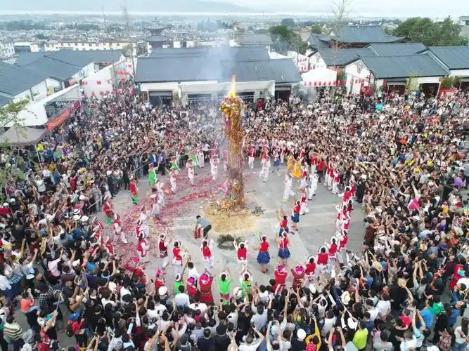 通知2019大理古城火把节将在三月街举办长街宴开启预售