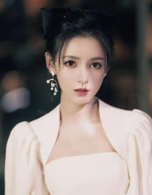 当今网剧四大女主,对比她们观众缘和演技,谁会是下一任顶流小花