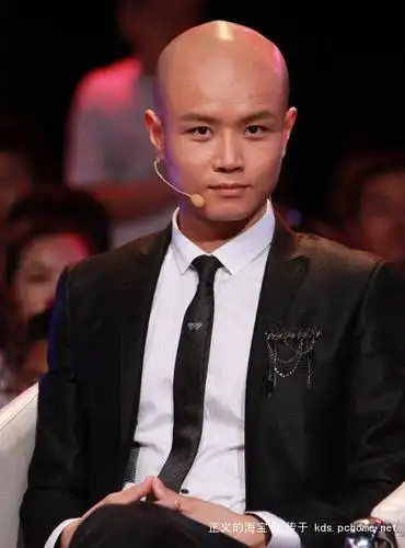 代言珍爱网的那个乐嘉,什么发型最适合他?-宽带山kds