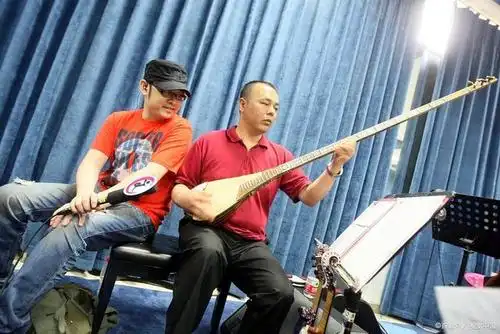 刀郎的《弹词话本》—烟雨中弥漫着沧桑,柔情后是执着坚强