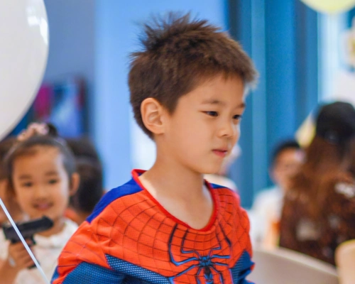 原创都说杜宇麒长开够帅了,看陈胤捷生活照后,才懂啥是"翩翩少年"