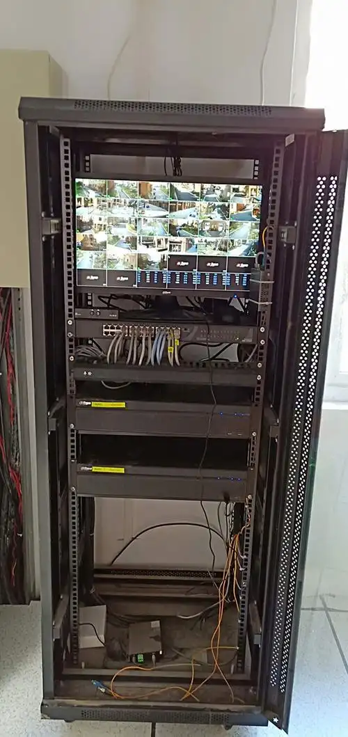 打印此页 上一个:硬盘录像机 机柜现场图 下一个:智能球机监控系统