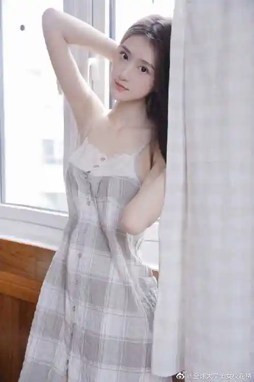 辽宁大学 白舒@sia姗儿身高176  三围86 62 93 爱好 滑雪 游泳 潜水