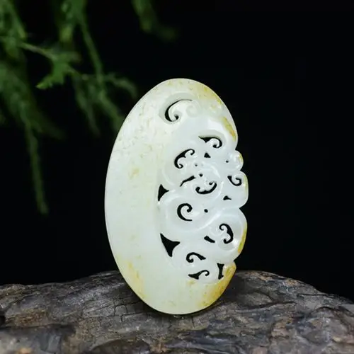 镇平玉雕馆 和田白玉仿古龙牌挂件 36.54g