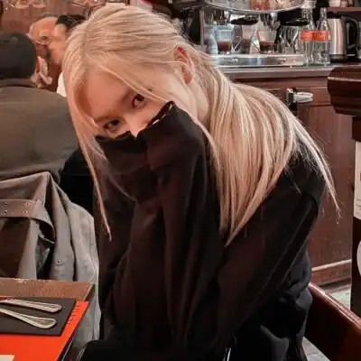 朴彩英头像自截