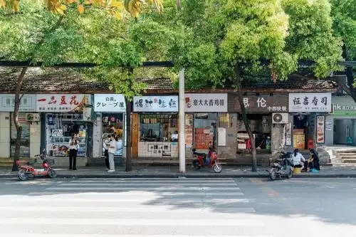 是哪个捧红了粮道街?_武汉