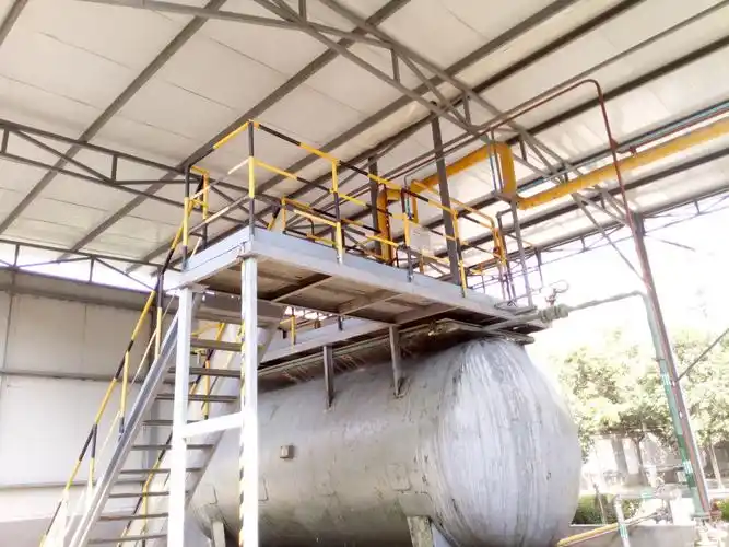 秦汉安监局开展危险化学品企业"驻厂体检"回头看复查工作