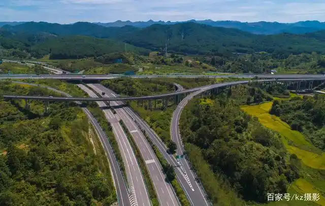 航拍花安高速,贵州最宽风光又美的黄金旅游公路