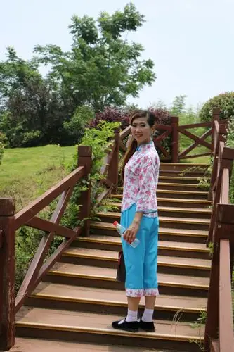 田园小村姑,俏美一佳人!