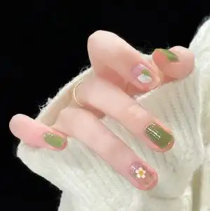 春季抹茶奶绿短指甲美甲