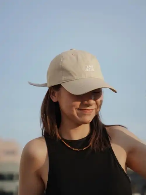 这是一顶什么头型戴都好看的鸭舌帽