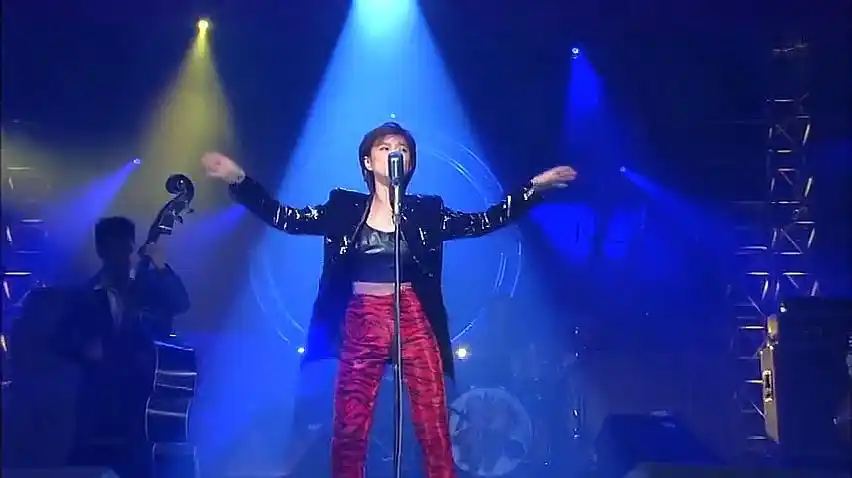 71987年,中森明菜推出了经典单曲《难破船》,在电视节目与演唱会中唱