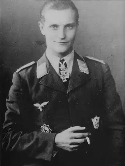 德国这个国家出产大量金发碧眼的帅哥,二战期间的德军颜值极高.