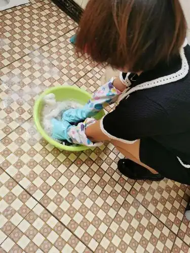 今天我不小心把臭臭拉裤子里啦!